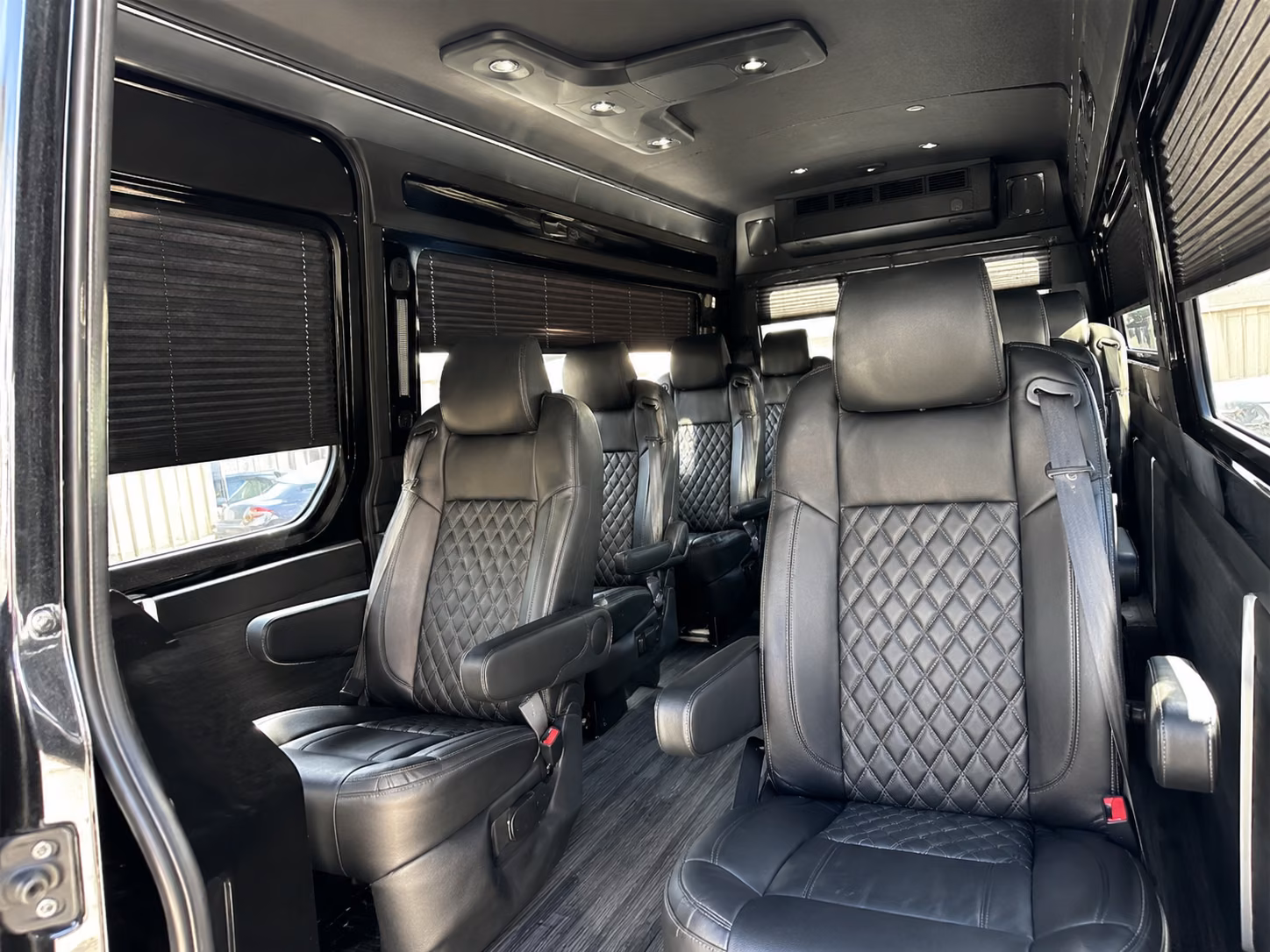 find the perfect transportation for your next airport transfer 1